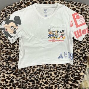 Walt Disney World Parks Vault  50th Retro Style Mickey Friends Tshirt Tee size M